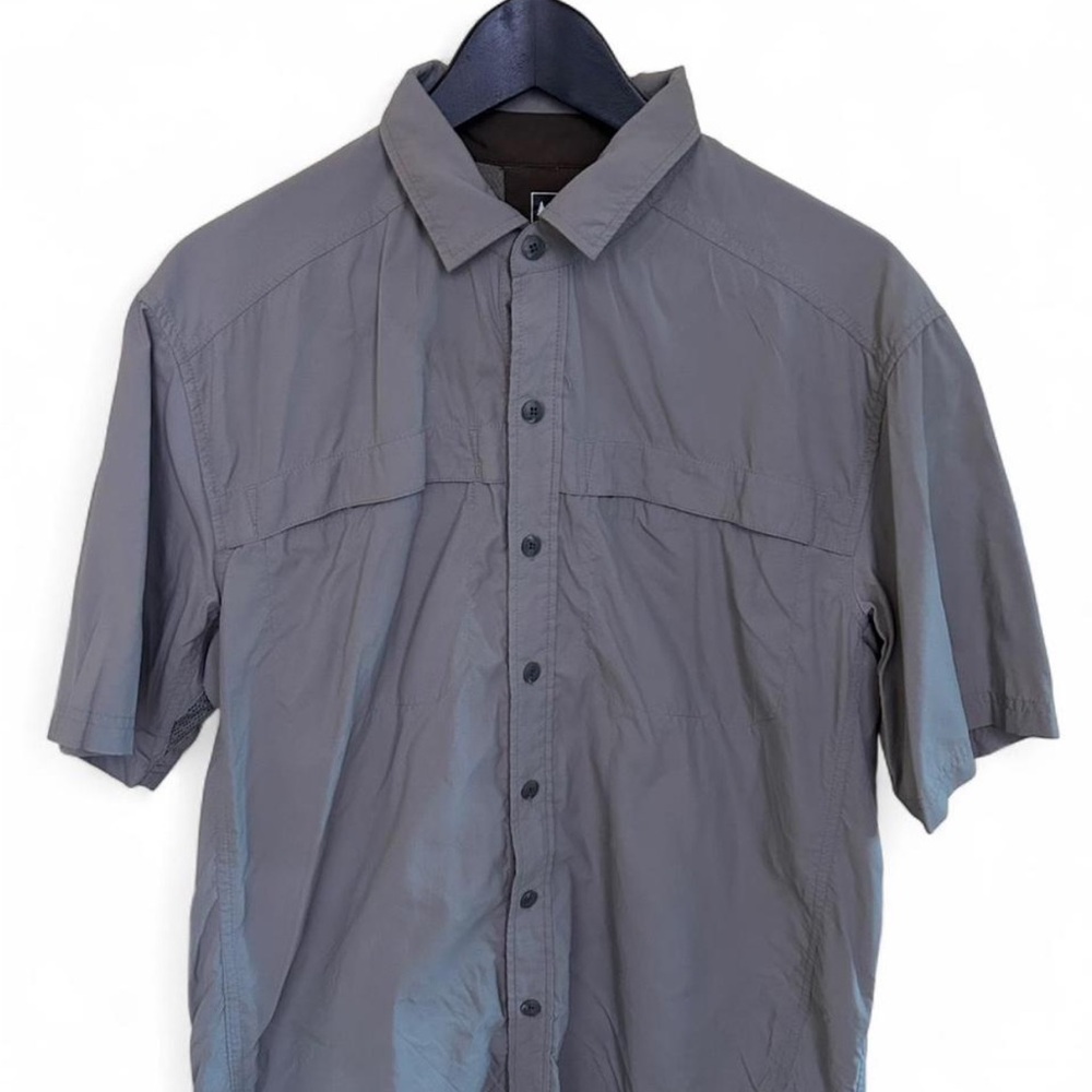 REI Gray Short Sleeve Button-Up Shirt